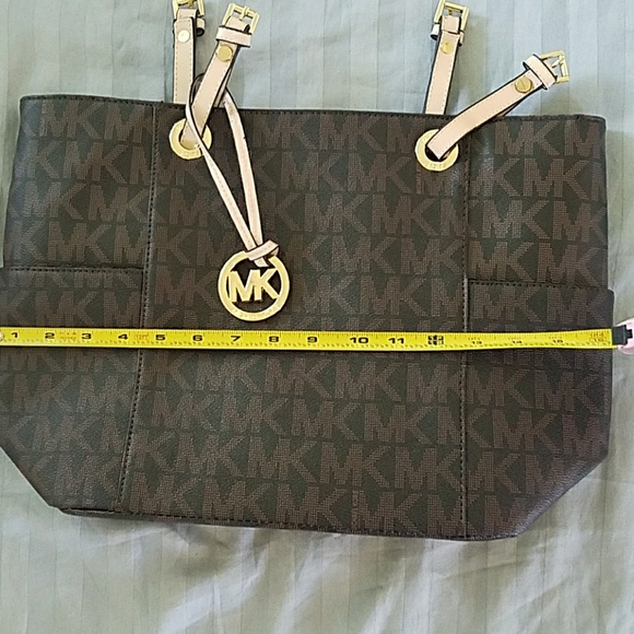 Michael Kors purse - Picture 6 of 6